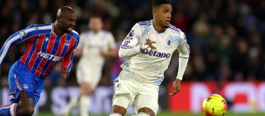 埃兹里·孔萨：零封体现了球队的防守表现，但我们的最终目标始终是赢得比赛