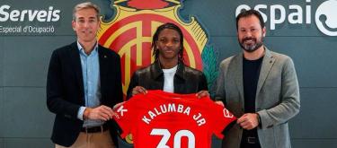 Mallorca officially announce the signing of Angers' France U21s international winger Justin Kalumba..