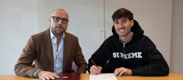 Benfica's Spanish U21s international left-back Rafael Obrador joins Torino on-loan..