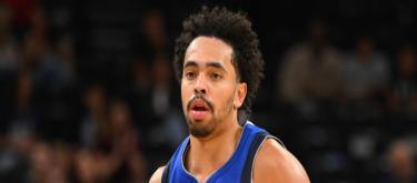 独行侠官方：转正后卫瑞安·内姆布哈德，另签两名双向球员