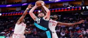 Shen Jing scored 28 points and Thompson added 26, as the Rockets rallied to defeat the Trail Blazers 106-99.