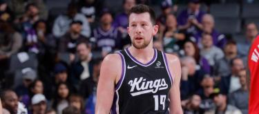 Sacramento Kings backup center Ubanks undergoes thumb surgery, ending his season.