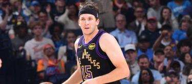 奥斯汀·里夫斯因腹斜肌拉伤常规赛报销