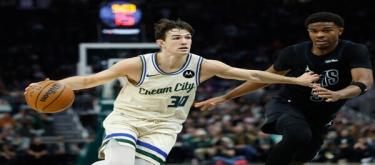 Draymond Green's 35 points shone as the Bucks defeated the Nets 125-108.