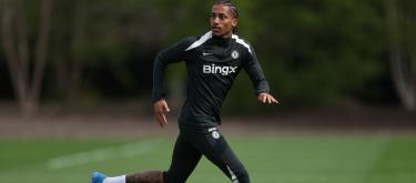 João Pedro says he enjoys playing in the Premier League and strives to maintain a positive attitude.