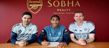 Official: Arsenal have signed a pre-professional contract with 16-year-old academy defender Mali Salmon.