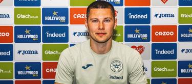 Brentford completes contract extension with Iceland international goalkeeper Hákon Valdimarsson..