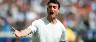 Albert Riera calls for veteran players to play a more important role.